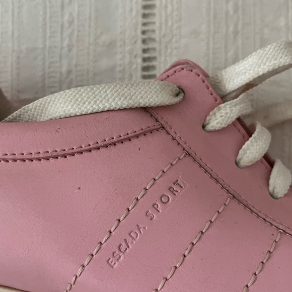 Escada Sport designer running shoes, matching carrying tote - Picture 3 of 4